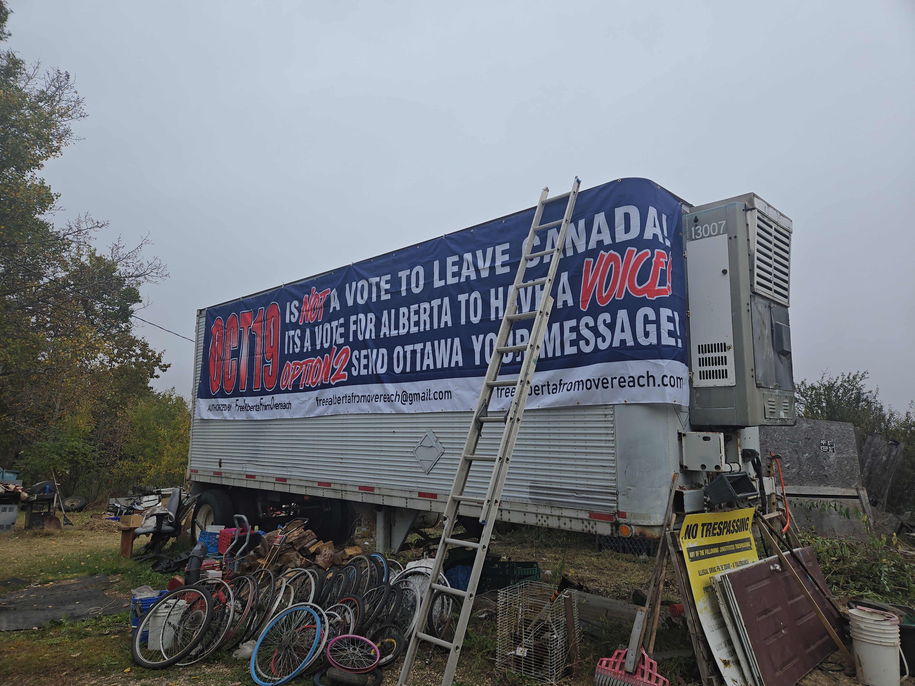 Oct 19 referendum banner mounted on trailer