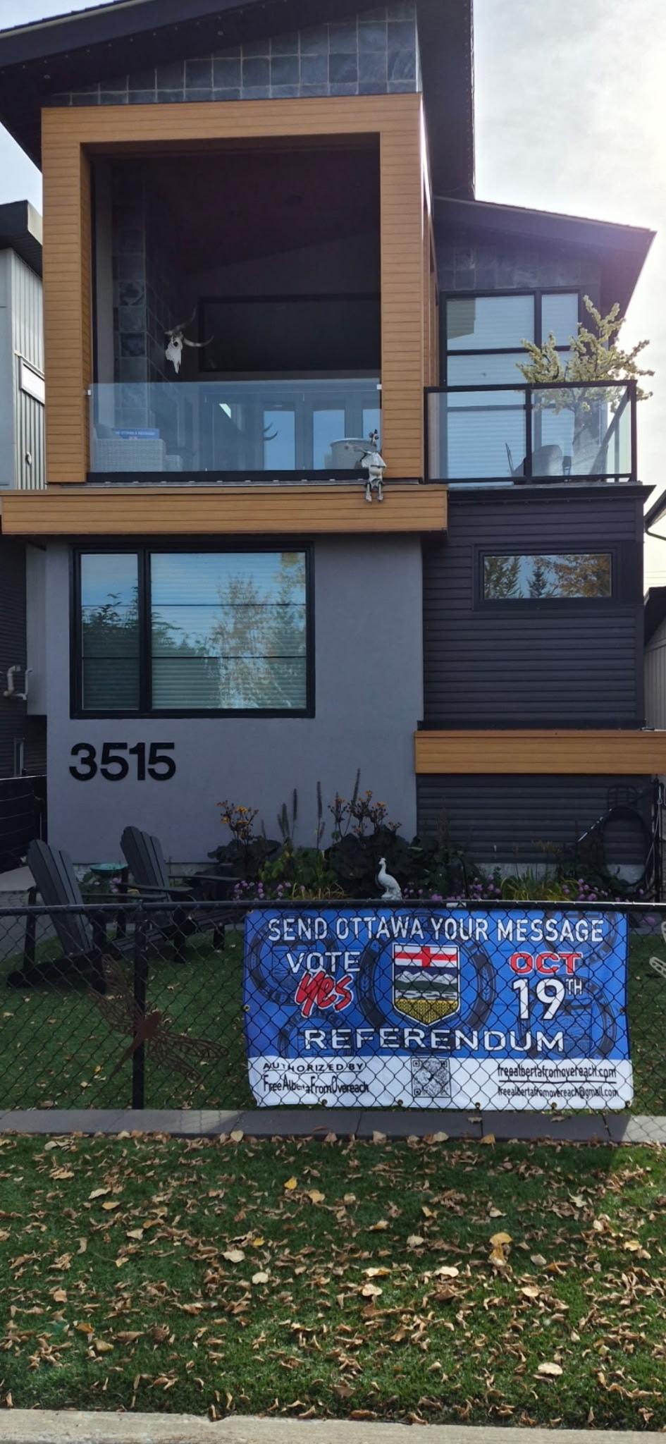Send Ottawa Your Message referendum sign on residential fence